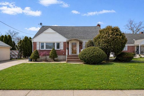 1987 Lakeville Rd, New Hyde Park, NY, 11040-1972 | Card Image