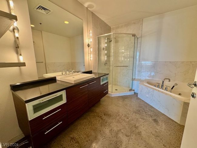 UNIT-916 - 900 Las Vegas Blvd, Condo with 1 bedrooms, 2 bathrooms and null parking in Las Vegas NV | Image 10
