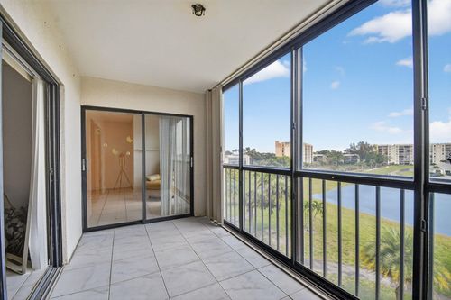 503-7076 Huntington Ln, Delray Beach, FL, 33446-2506 | Card Image