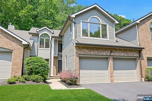 91 Lakeview Dr, Old Tappan, NJ, 07675-7072 | Card Image