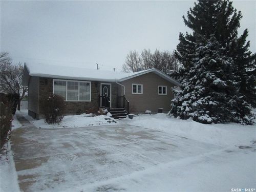 1003 1st St, Assiniboia, SK, S0H0B0 | Card Image
