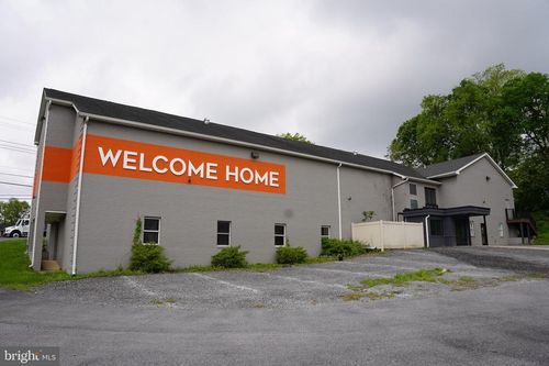7595 Martinsburg Pike, SHEPHERDSTOWN, WV, 25443-4408 | Card Image