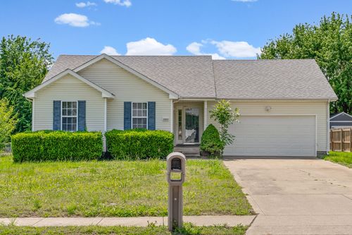 3865 Roscommon Way, Clarksville, TN, 37040-5682 | Card Image