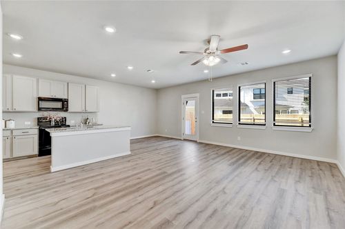 252-B Fieldwood Dr, Buda, TX, 78610-2302 | Card Image