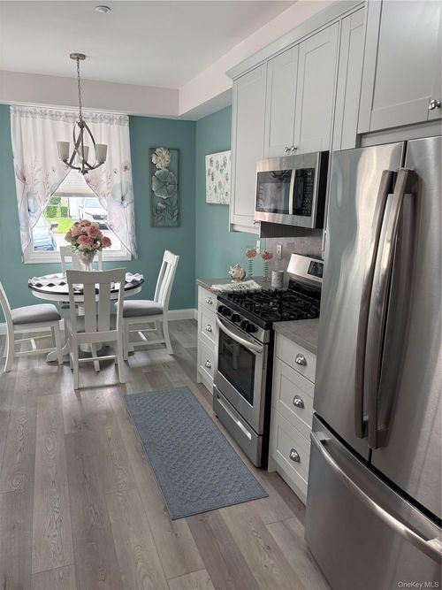 250 Sand Hills Ln, Medford, NY, 11763-2408 | Card Image