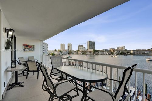 408-410 Golden Isles Dr, Hallandale Beach, FL, 33009-7532 | Card Image