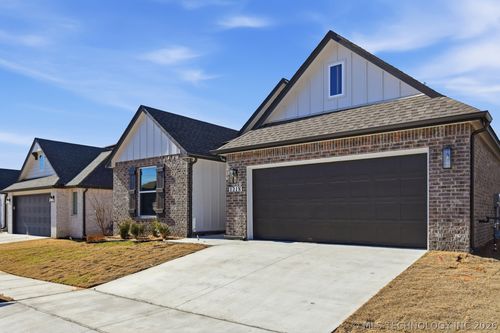 1218 N Elder Ave, Broken Arrow, OK, 74012-2467 | Card Image