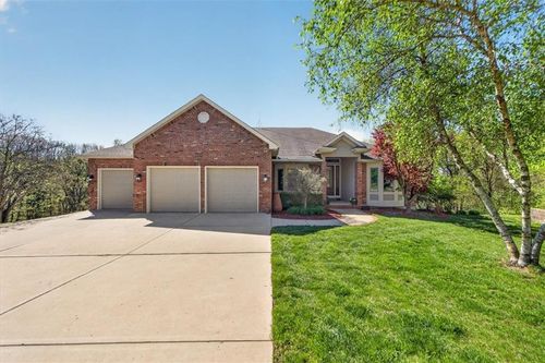 8615 Baker Cir, Kansas City, MO, 64153-2258 | Card Image
