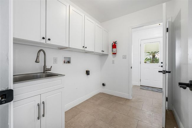 8727 Bay Crest Ln, House other with 3 bedrooms, 2 bathrooms and null parking in TAMPA FL | Image 28