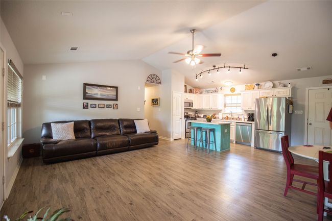 214 El Lago Rd, House other with 3 bedrooms, 2 bathrooms and null parking in Chico TX | Image 5