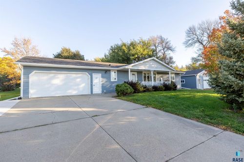 437 Holder St, Larchwood, IA, 51241-7605 | Card Image