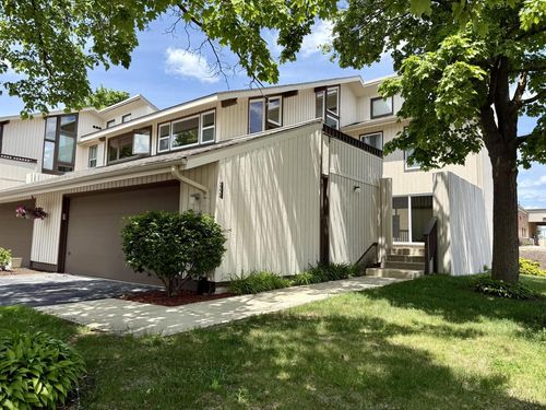 1224 W Baldwin Court, Mequon, WI, 53092 | Card Image