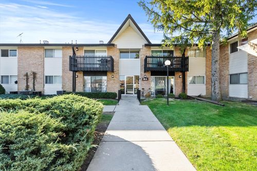 201-16 Kingery Quarter, Willowbrook, IL, 60527 | Card Image