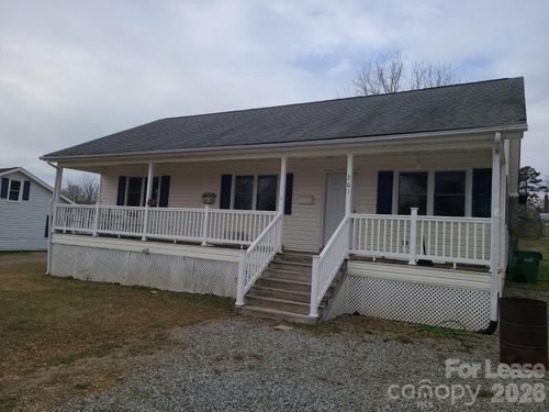 201 Eastwood Dr, Mount Holly, NC, 28120-1922 | Card Image
