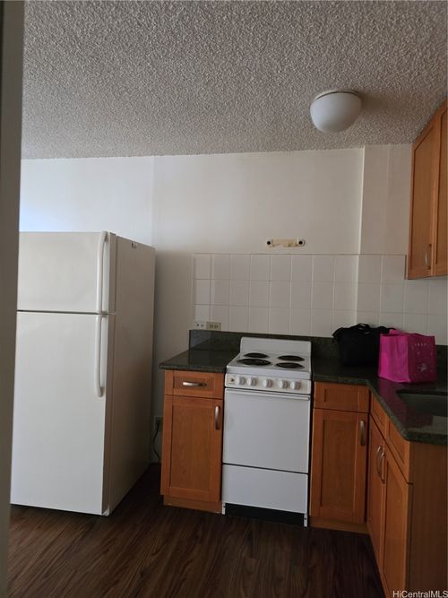 610-1560 Kanunu St, Honolulu, HI, 96814-3202 | Card Image