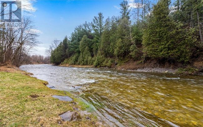 7237 Nottawasaga 6/7 Sideroad, House other with 4 bedrooms, 1 bathrooms and 7 parking in Clearview (Creemore) ON | Image 5