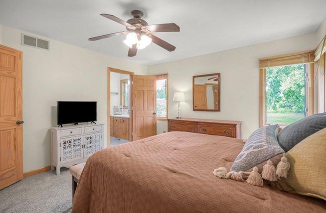 7470 Canyon Curv, House other with 4 bedrooms, 3 bathrooms and null parking in Chanhassen MN | Image 11