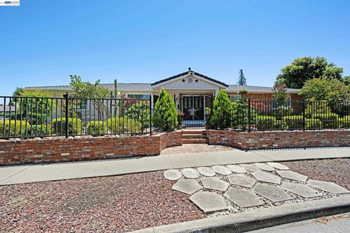 1742 Mendocino Dr, Concord, CA, 94521-1105 | Card Image