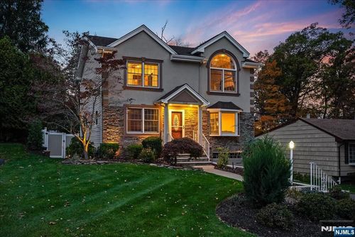 104 Walnut St, Oakland, NJ, 07436-2661 | Card Image