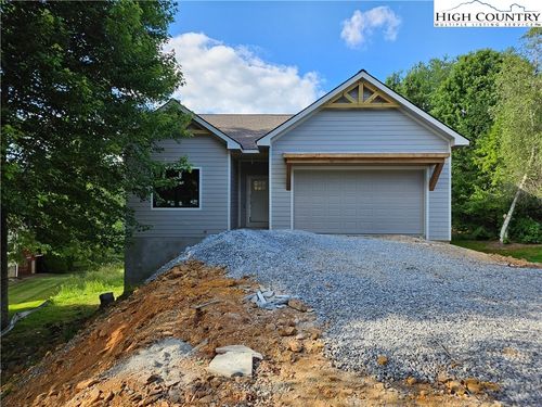 143 Red Delicious Lane, Banner Elk, NC, 28604 | Card Image