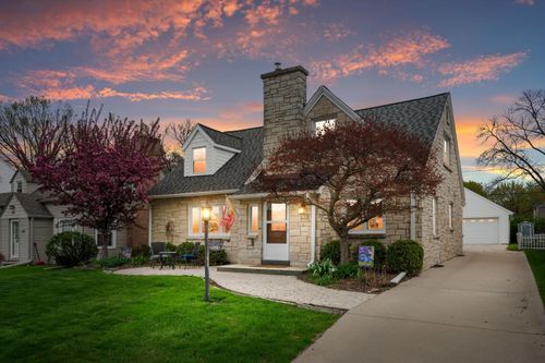 2556 N 96th St, Milwaukee, WI, 53226-1757 | Card Image