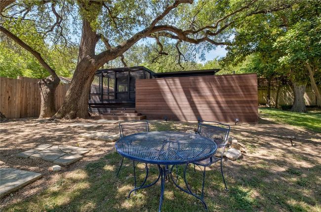 503 E Live Oak St, House other with 3 bedrooms, 1 bathrooms and 2 parking in Austin TX | Image 23