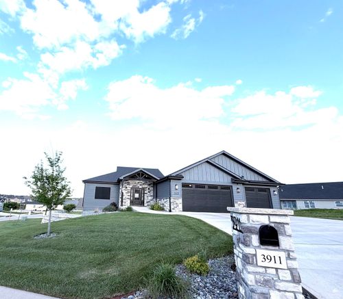 3911 Travers Cir, Manhattan, KS, 66503-3059 | Card Image