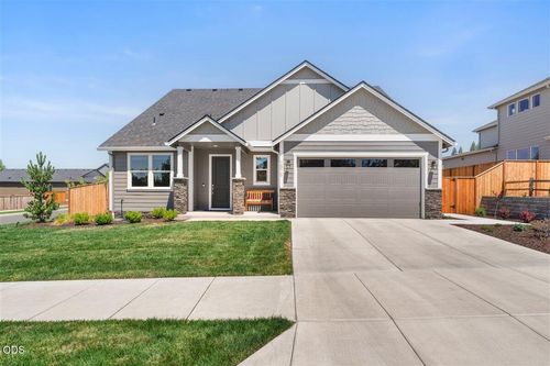 1516 Poppy Ridge Dr, Eagle Point, OR, 97524-9044 | Card Image