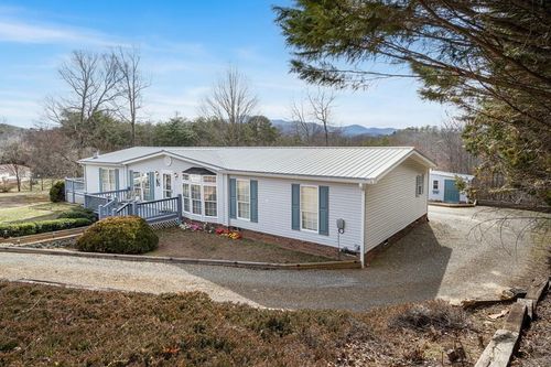 283 Bobcat Ln, Warne, NC, 28909-7737 | Card Image