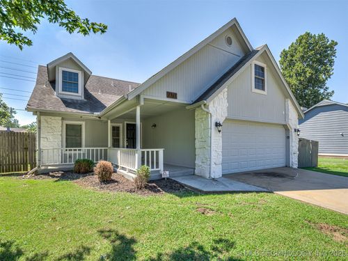 2705 Reno St, Broken Arrow, OK, 74014-4902 | Card Image