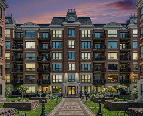 513-955 Beauparc Private, Cyrville - Carson Grove - Pineview, ON, K1J0A2 | Card Image