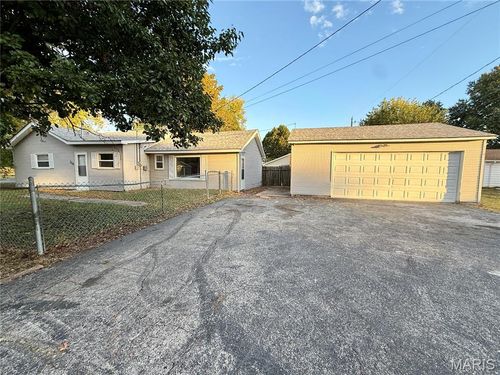 308 Indiana Ave, South Roxana, IL, 62087-1629 | Card Image