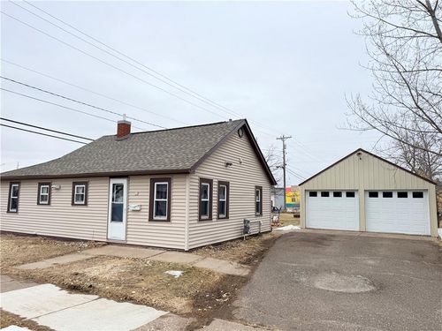 11 E Gates St, Rice Lake, WI, 54868-2529 | Card Image