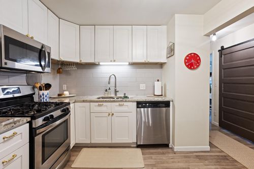 apt-220-4820 Park Commons Dr, Saint Louis Park, MN, 55416-2642 | Card Image