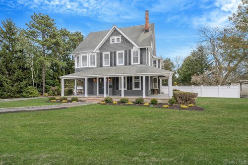 61 Ocean Ave, Islip, NY, 11751-3803 | Card Image