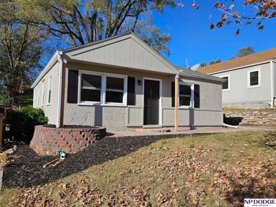 2202 Crawford Street, House other with 3 bedrooms, 1 bathrooms and null parking in Bellevue NE | Image 2