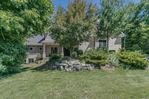1387 Radcliff Road, NEENAH, WI, 54956 | Card Image