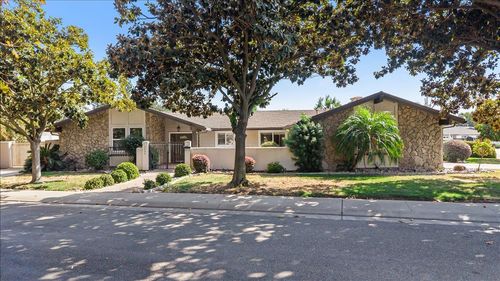 3520 Portage Plaza, Stockton, CA, 95219 | Card Image