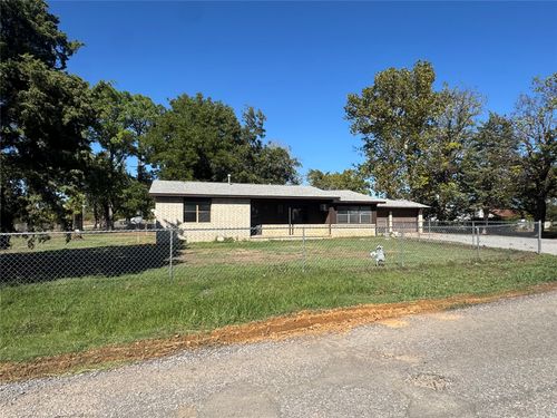 815 W Emberton, Hartshorne, OK, 74547 | Card Image