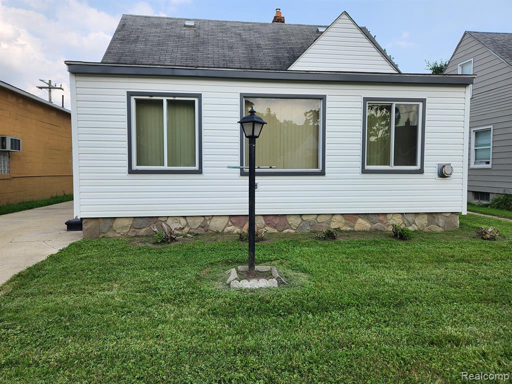 17th St, Ecorse, MI 48229