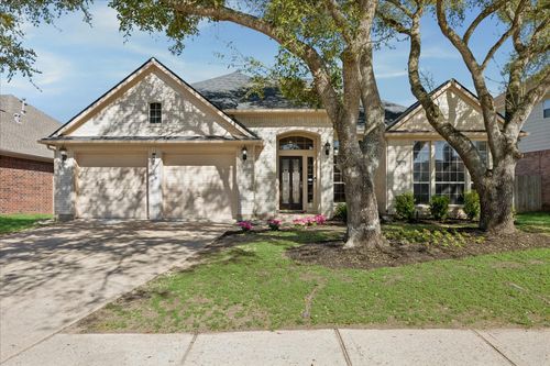 3211 Chappelwood Drive, Pearland, TX, 77584 | Card Image