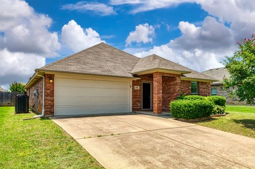 1200 Sierra Blanca Dr, Burleson, TX, 76028-6843 | Card Image