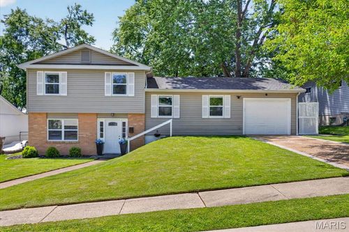 11005 Saxonhall Dr, Bridgeton, MO, 63044-3238 | Card Image