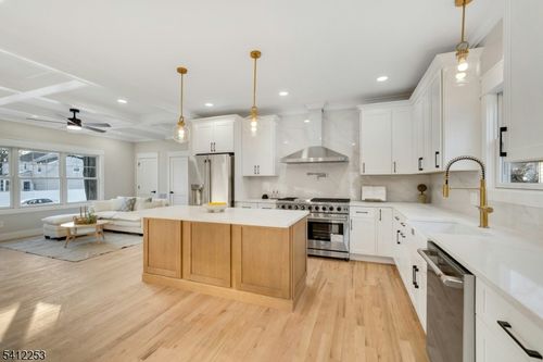 311 Victor St, Scotch Plains, NJ, 07076-1423 | Card Image