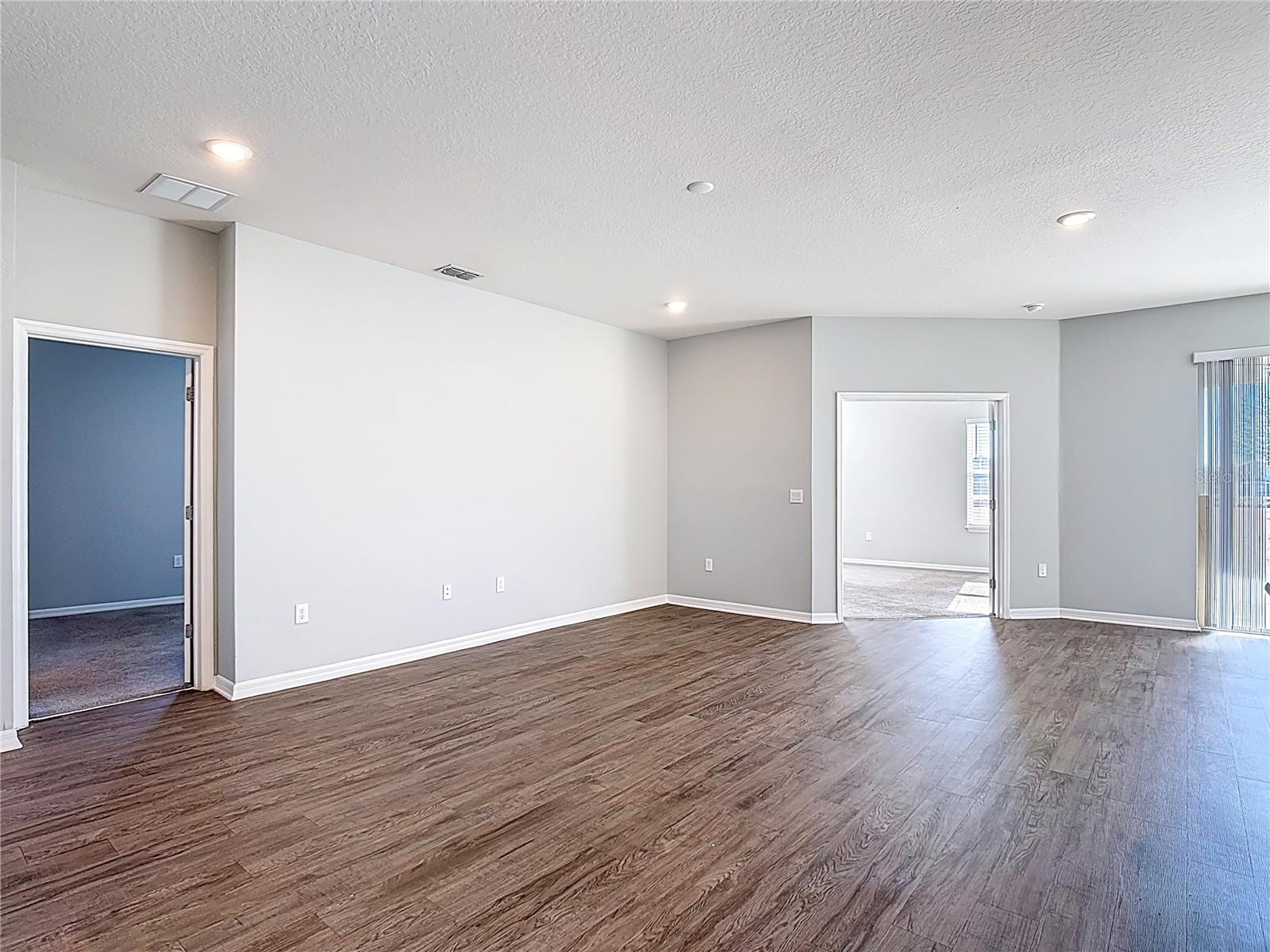 Residential in DAVENPORT 4