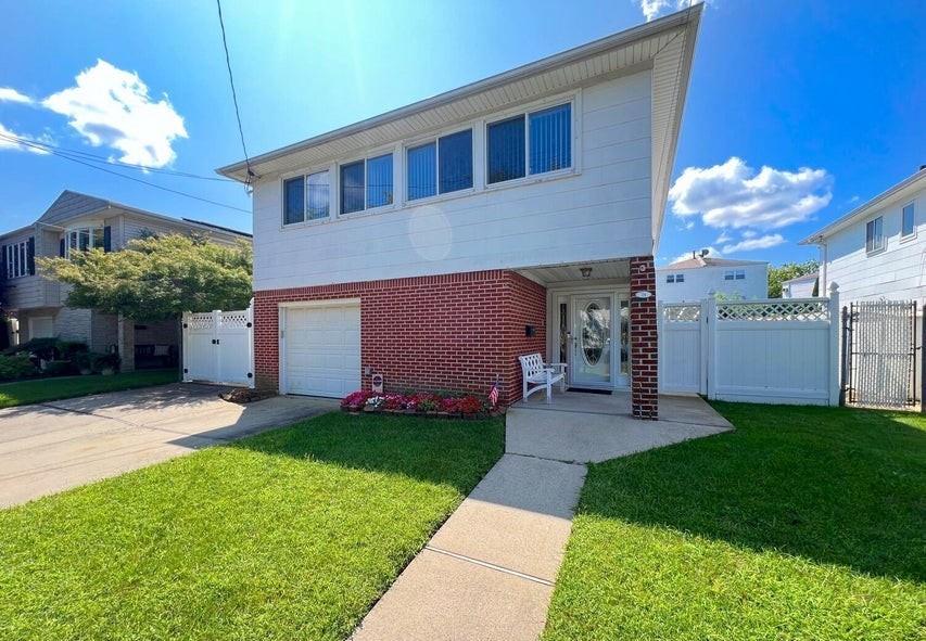 Gary Pl, Staten Island, NY 10314