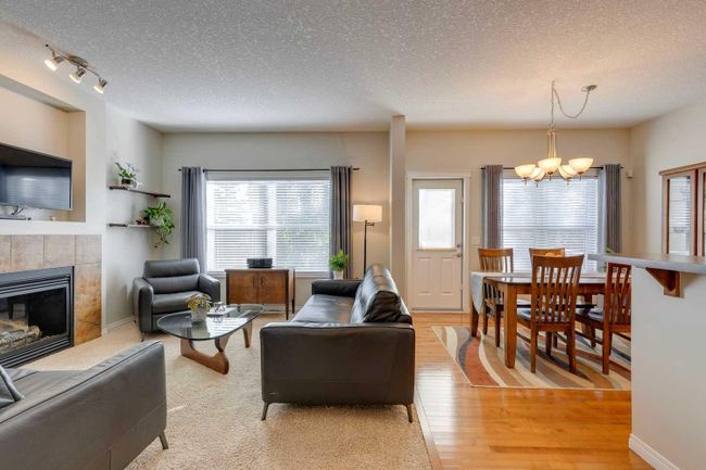 74 Kinlea Way Nw, Home with 3 bedrooms, 2 bathrooms and 4 parking in Calgary AB | Image 8