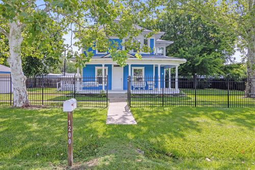 1200 4th St, Palacios, TX, 77465-3916 | Card Image