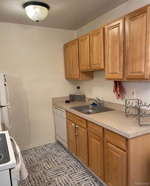 10019 Allen Pointe Drive, Allen Park, MI, 48101 | Card Image