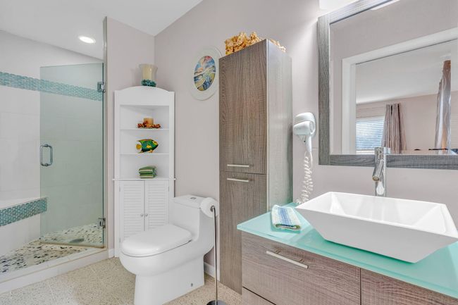Master Bath | Image 15